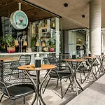 Studio moderno em condomínio com infraestrutura de clube CA03